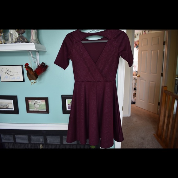 Dark maroon dress - Picture 2 of 3